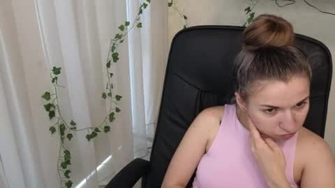 Snapshot of babby_anyaa chatting on 06-24-26, 04:11 Anya online show from 06-24-26, 04:11