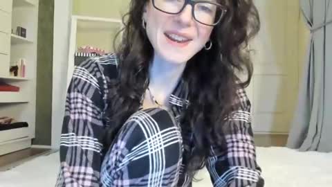 Snapshot of babby_jewel chatting on 12-24-24, 11:06 babby_jewel online show from 12-24-24, 11:06