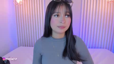 Snapshot of babe_katty chatting on 11-12-25, 11:32 Katty online show from 11-12-25, 11:32