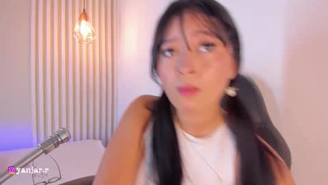 Snapshot of babe_katty chatting on 11-14-25, 01:21 Katty online show from 11-14-25, 01:21