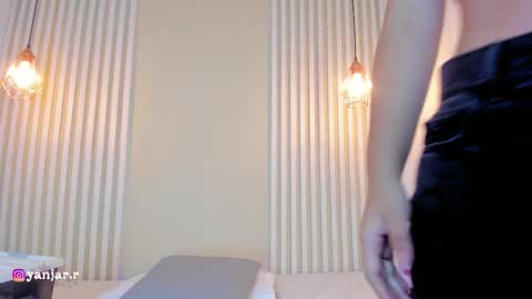 Snapshot of babe_katty chatting on 11-19-25, 11:43 Katty online show from 11-19-25, 11:43