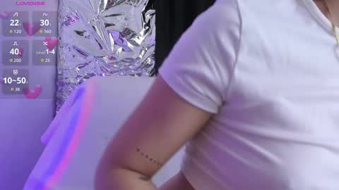 Queen B online show from 02-16-26, 05:42