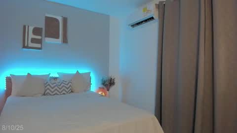 itzell  online show from 10-08-25, 11:57