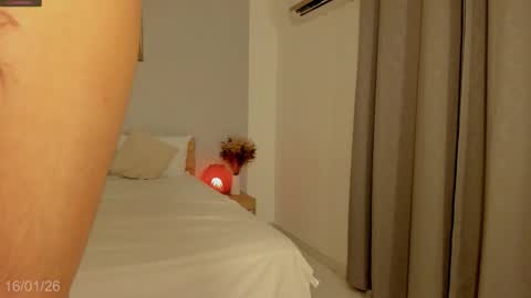 Snapshot of babesexy19_ chatting on 01-17-26, 03:22 itzell online show from 01-17-26, 03:22