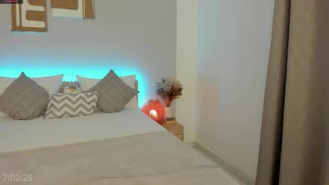 Snapshot of babesexy19_ chatting on 02-08-26, 01:42 itzell online show from 02-08-26, 01:42