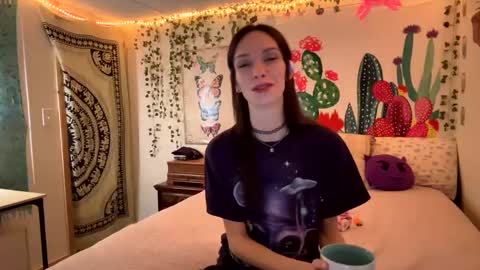 Fern Browning online show from 01-09-25, 03:55