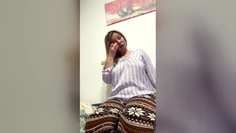 Snapshot of baby_blondee chatting on 04-19-26, 06:10 Baby Blonde online show from 04-19-26, 06:10