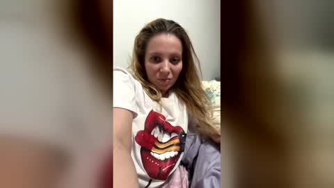 Snapshot of baby_blondee chatting on 04-21-26, 06:01 Baby Blonde online show from 04-21-26, 06:01