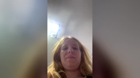 Snapshot of baby_blondee chatting on 05-28-26, 06:05 Baby Blonde online show from 05-28-26, 06:05