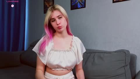 Snapshot of baby_claude chatting on 06-04-26, 03:56 Kate online show from 06-04-26, 03:56