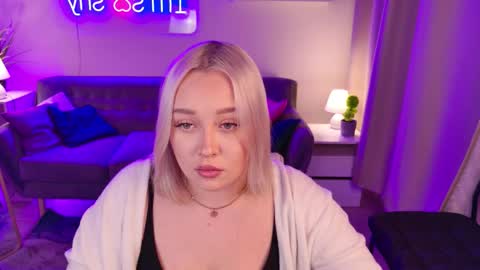 Snapshot of baby_crazy_love chatting on 12-14-25, 08:35 L O L I T A online show from 12-14-25, 08:35