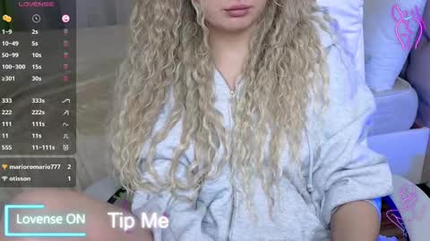 Snapshot of baby_debbie chatting on 02-26-25, 08:33 Debora online show from 02-26-25, 08:33