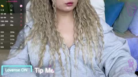 Snapshot of baby_debbie chatting on 02-27-25, 08:09 Debora online show from 02-27-25, 08:09