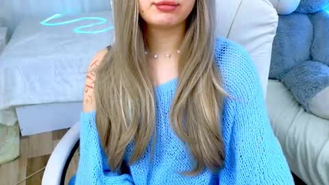 Snapshot of baby_debbie chatting on 03-09-25, 12:31 Debora online show from 03-09-25, 12:31