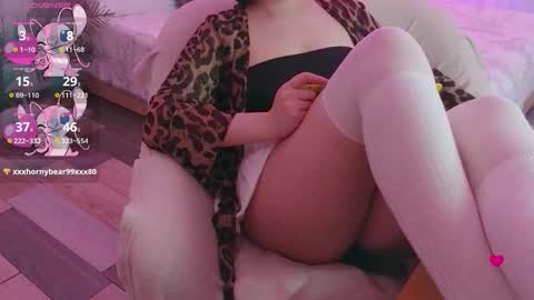 Snapshot of baby_debbie chatting on 11-29-25, 12:35 Debora online show from 11-29-25, 12:35