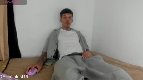 Snapshot of baby_gio chatting on 05-26-26, 03:19 OF GxoXabs online show from 05-26-26, 03:19