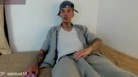 Snapshot of baby_gio chatting on 06-01-26, 05:14 OF GxoXabs online show from 06-01-26, 05:14