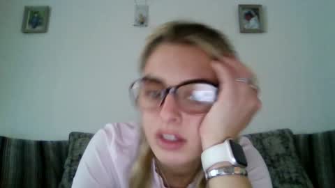 Snapshot of baby_girls2224 chatting on 01-12-26, 02:22 baby_girls2224 online show from 01-12-26, 02:22