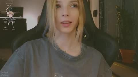 Snapshot of baby_gopn1k chatting on 12-24-24, 05:16 baby gopn1k online show from 12-24-24, 05:16