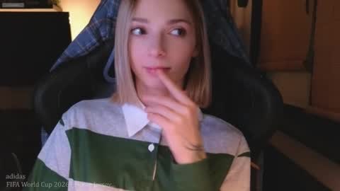 Snapshot of baby_gopn1k chatting on 12-17-25, 05:13 baby gopn1k online show from 12-17-25, 05:13