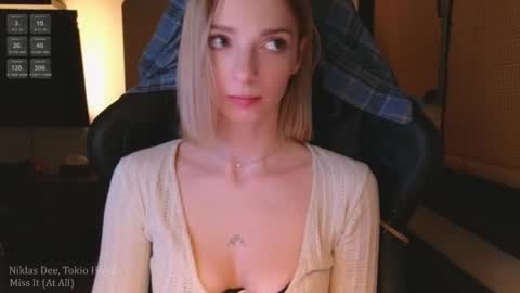 Snapshot of baby_gopn1k chatting on 12-19-25, 05:14 baby gopn1k online show from 12-19-25, 05:14