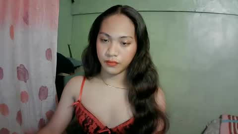Snapshot of baby_hanabi chatting on 01-25-25, 08:31 Viatrice online show from 01-25-25, 08:31