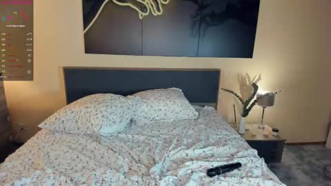 Snapshot of baby_is_ready chatting on 03-09-25, 09:13 Emily online show from 03-09-25, 09:13