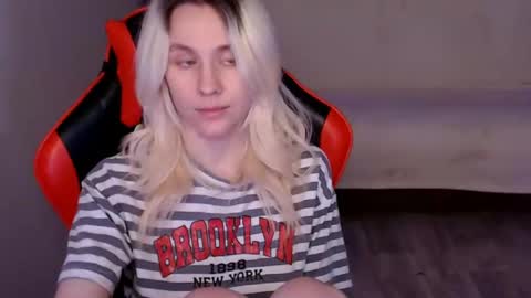 baby_kitte online show from 12-12-24, 10:45