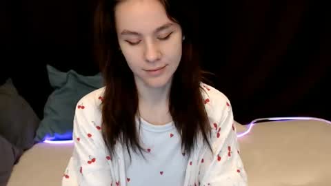 baby_kitte online show from 12-21-24, 04:52