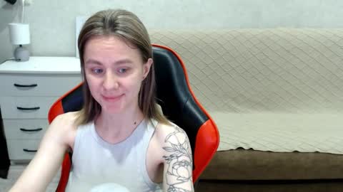 baby_kitte online show from 10-12-25, 12:20