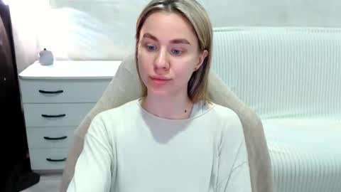 baby_kitte online show from 11-14-25, 03:49