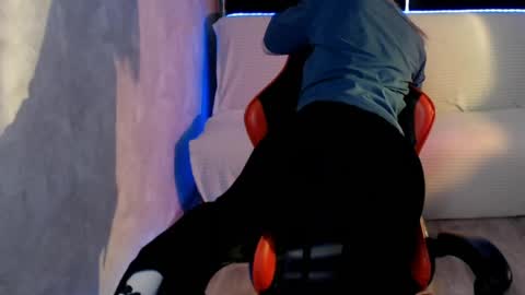 baby_kitte online show from 04-15-26, 03:57