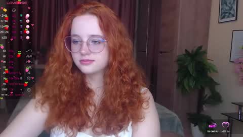 Snapshot of baby_little_fox chatting on 10-09-25, 11:30 baby_little_fox online show from 10-09-25, 11:30