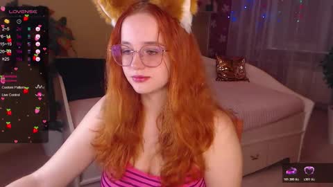 Snapshot of baby_little_fox chatting on 10-22-25, 11:43 baby_little_fox online show from 10-22-25, 11:43