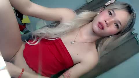 Snapshot of baby_monica18 chatting on 11-20-25, 05:18 Goddess Monica online show from 11-20-25, 05:18