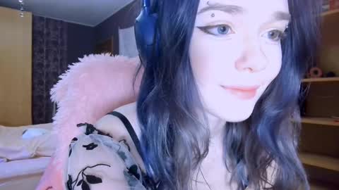 Alice online show from 05-20-26, 03:51