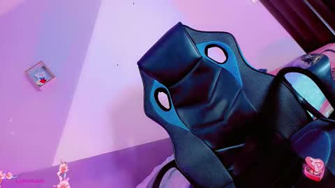 Snapshot of baby_rouss chatting on 11-26-25, 01:23 Baby-Rouss online show from 11-26-25, 01:23