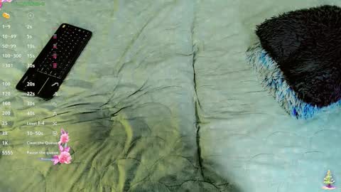 Snapshot of baby_rouss chatting on 12-13-25, 10:59 Baby-Rouss online show from 12-13-25, 10:59