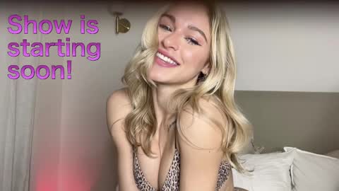 Snapshot of baby_tav chatting on 03-04-25, 04:20 Baby Tavia online show from 03-04-25, 04:20