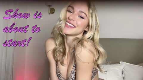 Snapshot of baby_tav chatting on 03-07-25, 04:11 Baby Tavia online show from 03-07-25, 04:11