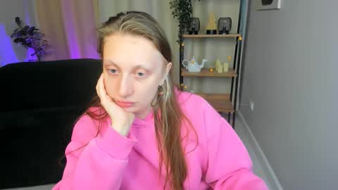 Snapshot of babydarkness chatting on 09-14-25, 08:41 Eva online show from 09-14-25, 08:41