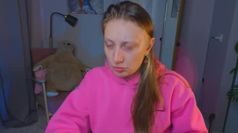 Snapshot of babydarkness chatting on 10-05-25, 08:51 Eva online show from 10-05-25, 08:51