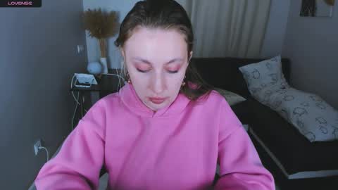 Snapshot of babydarkness chatting on 10-10-25, 09:58 Eva online show from 10-10-25, 09:58