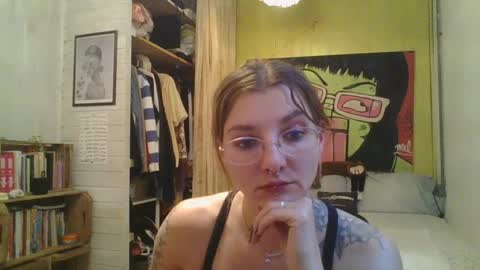 Snapshot of babydemon6 chatting on 06-11-26, 07:23 babydemon6 online show from 06-11-26, 07:23