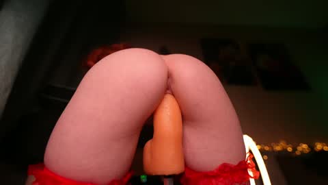 Snapshot of babydoll_laura chatting on 12-20-25, 02:24 babydoll_laura online show from 12-20-25, 02:24