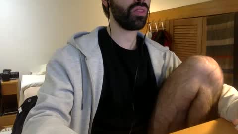 Snapshot of babyhardy chatting on 12-30-24, 11:49 Tom A.    online show from 12-30-24, 11:49