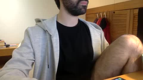 Snapshot of babyhardy chatting on 01-06-25, 12:46 Tom A.    online show from 01-06-25, 12:46
