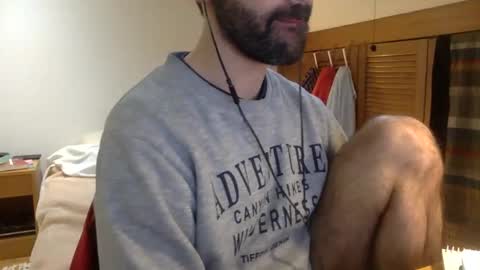 Snapshot of babyhardy chatting on 01-21-25, 11:35 Tom A.    online show from 01-21-25, 11:35