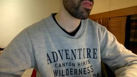 Snapshot of babyhardy chatting on 01-26-25, 01:25 Tom A.    online show from 01-26-25, 01:25