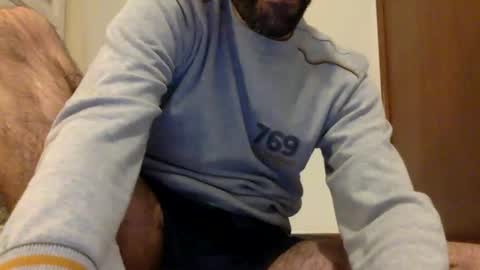 Snapshot of babyhardy chatting on 02-14-25, 11:31 Tom A.    online show from 02-14-25, 11:31